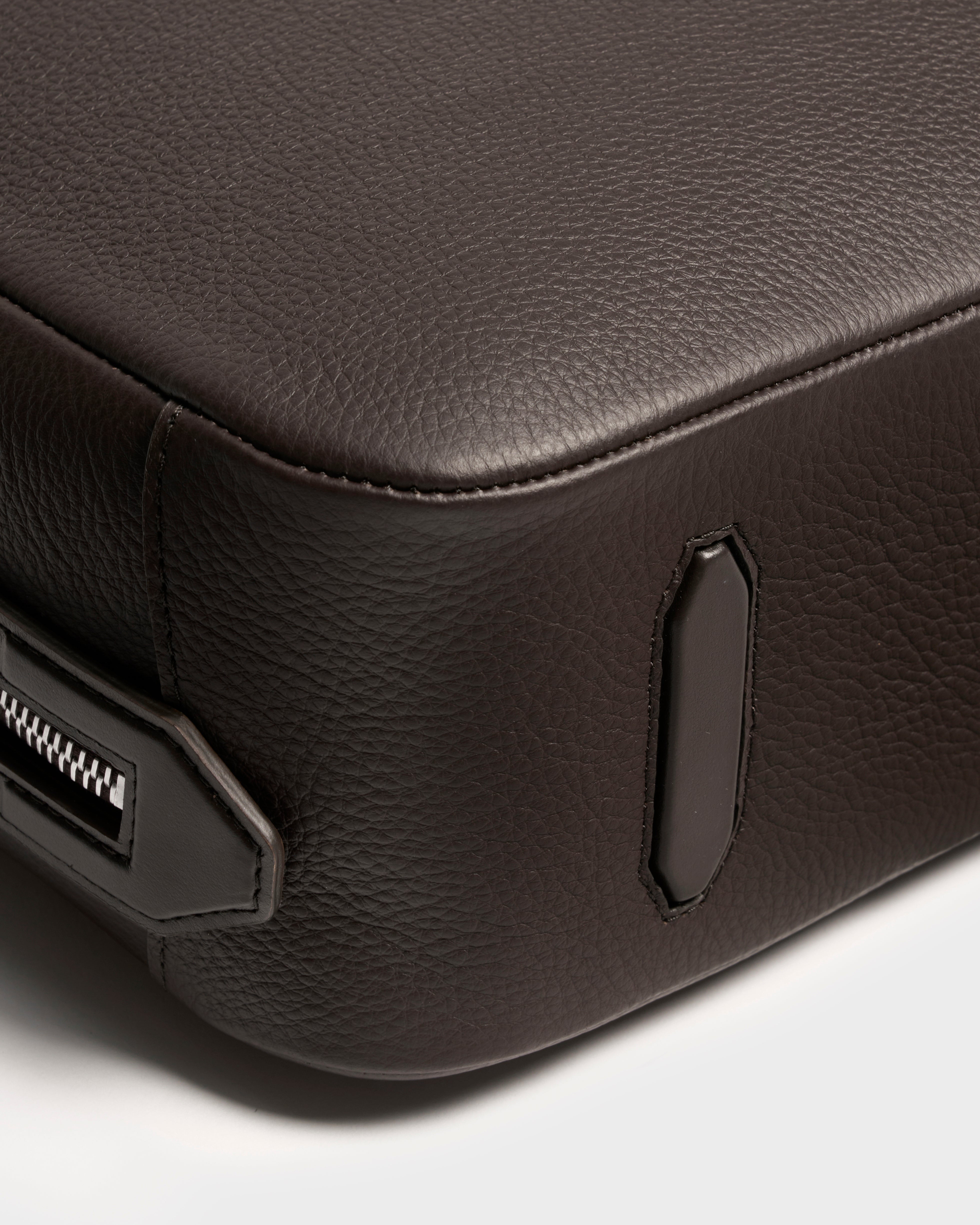 Briefcase brown#Color_Brown