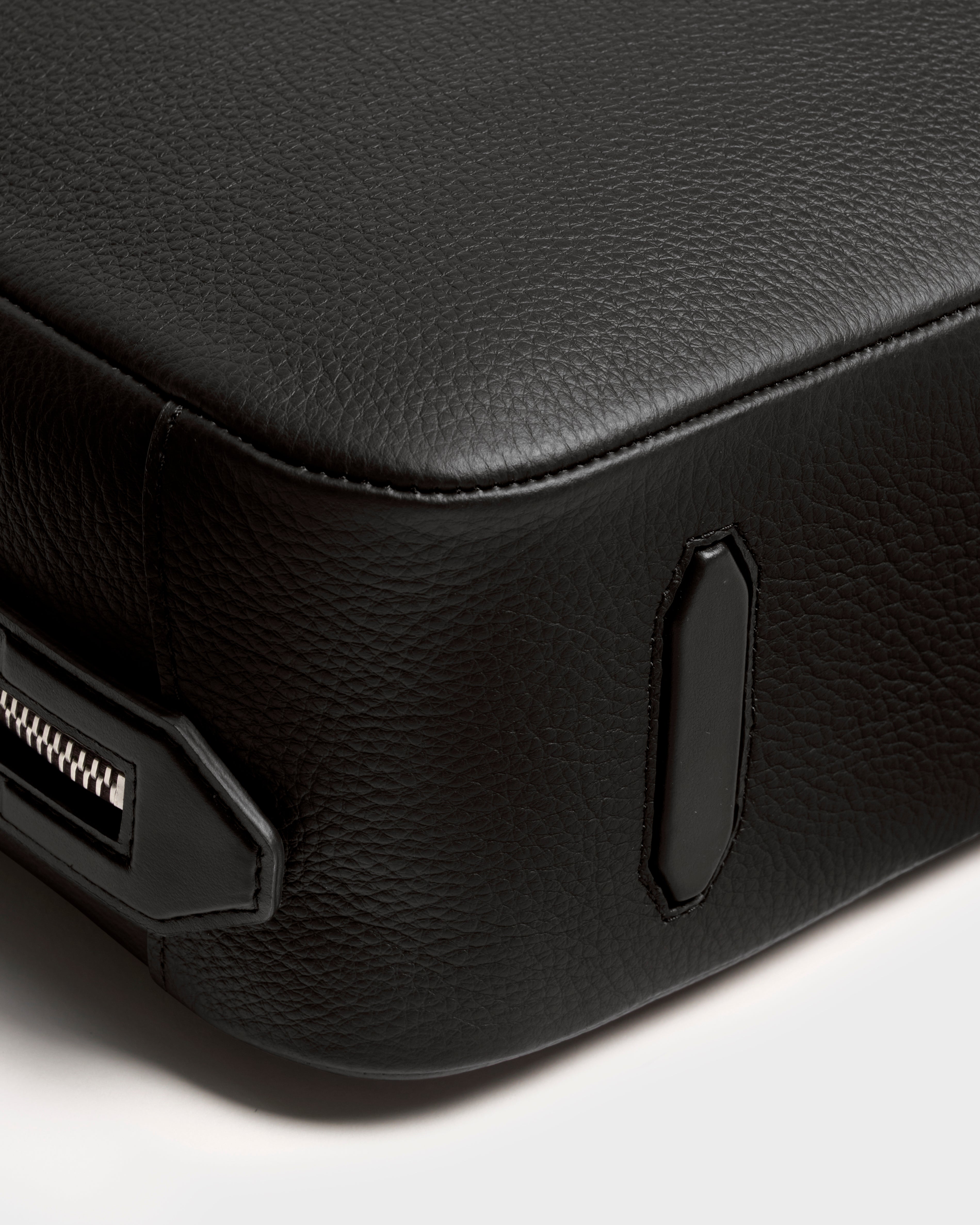 Briefcase black#Color_Black