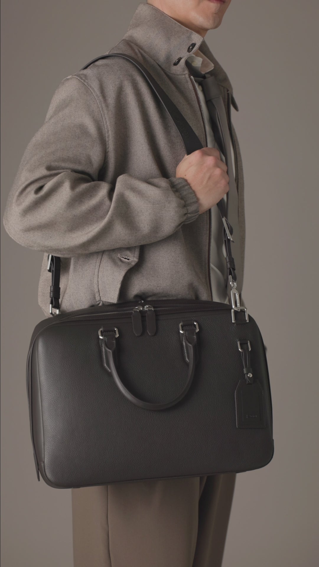 Briefcase brown#Color_Brown